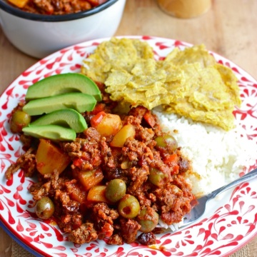 Chorizo and Beef Picadillo|This is a variation of the Cuban style beef picadillo|mycolombianrecipes.com