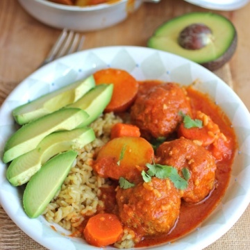 Albóndigas Estofadas (Meatball and Tomato Stew) |MyColombianRecipes.com