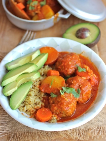 Albóndigas Estofadas (Meatball and Tomato Stew) |MyColombianRecipes.com