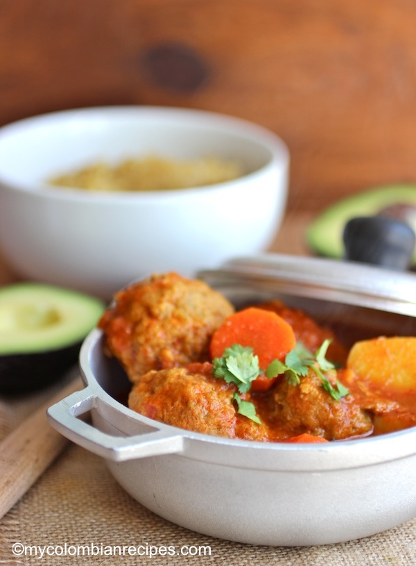 Albóndigas Estofadas al Tomate (Meatball and Tomato Stew) |mycolombianrecipes.com