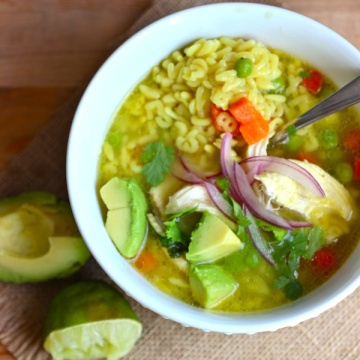 Sopa de Letras con Pollo (Alphabet and Chicken Soup)