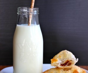 Chicharrones de Guayaba (Guava Paste Pastry)|mycolombianrecipes.com