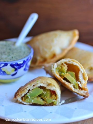 Avocado Empanadas with Cilantro Sauce |mycolombianrecipes.com