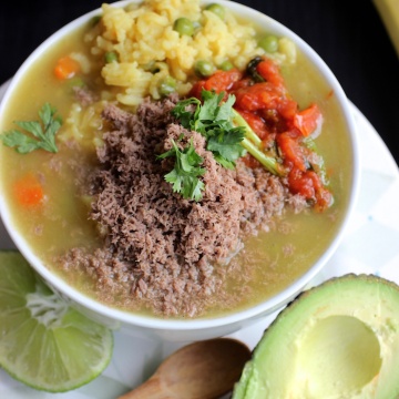 Sopa de Arroz con Carne en Polvo