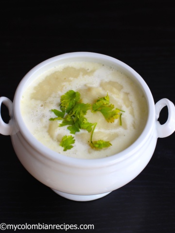 Crema de Pollo (Cream of Chicken Soup) \mycolombianrecipes.com
