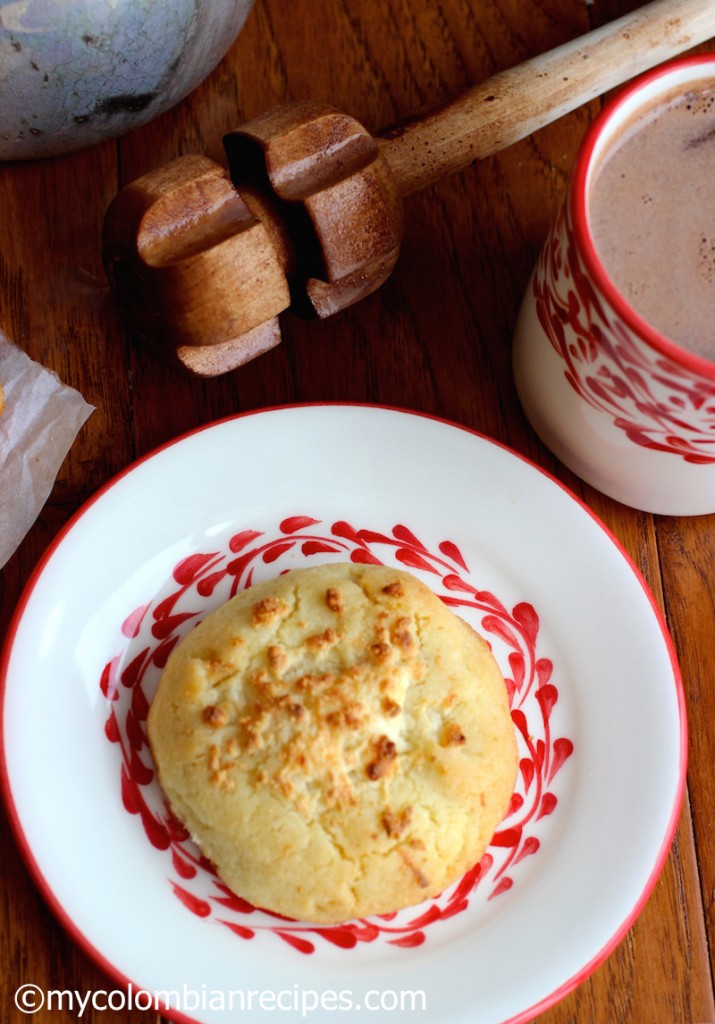 Garullas (Corn Meal and Fresh Cheese Bread) |mycolombianrecipes.com