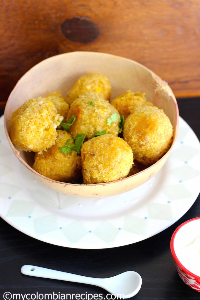 Jujú (Green Plantain and Cheese Balls)