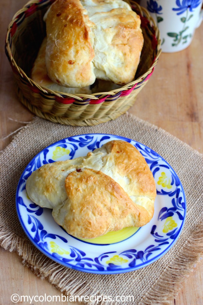 Mogolla Chicharrona (Crispy Pork Belly Stuffed Bread) |mycolombianrecipes.com