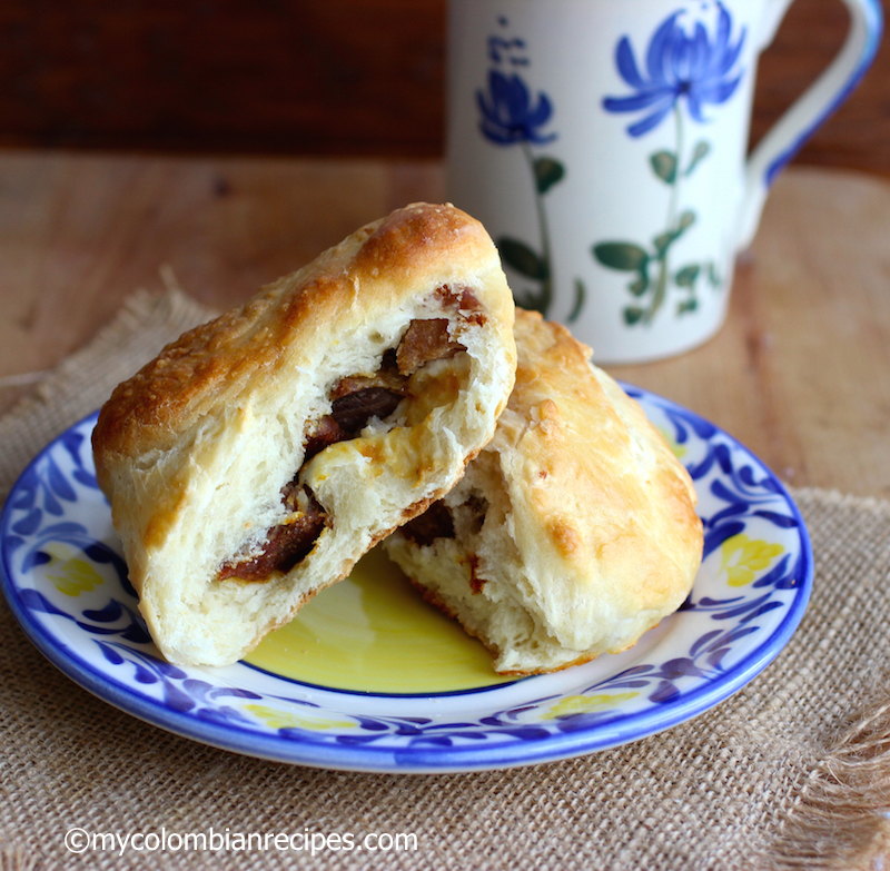 Mogolla Chicharrona (Crispy Pork Belly Stuffed Bread) |mycolombianrecipes.com