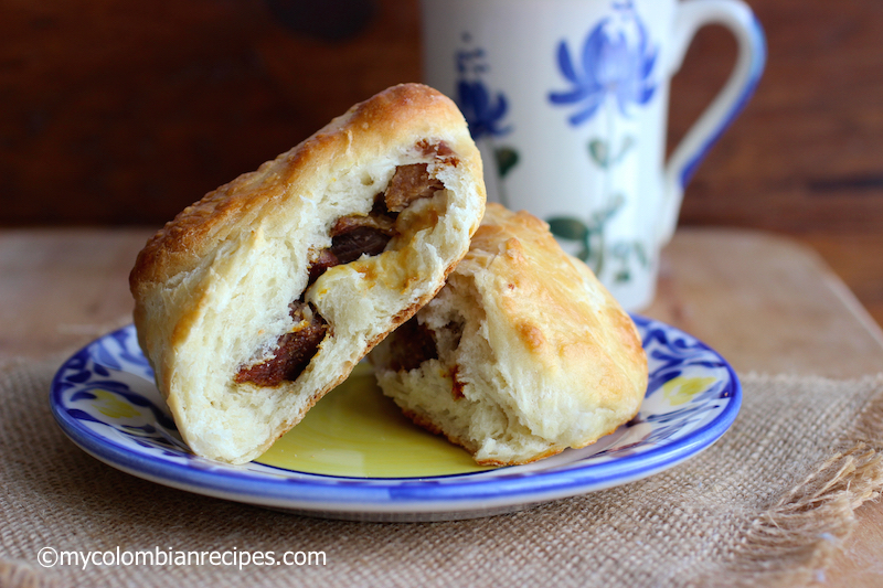 Mogolla Chicharrona (Crispy Pork Belly Stuffed Bread) |mycolombianrecipes.com