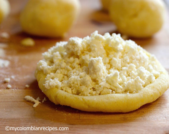 Garullas (Corn Meal and Fresh Cheese Bread)