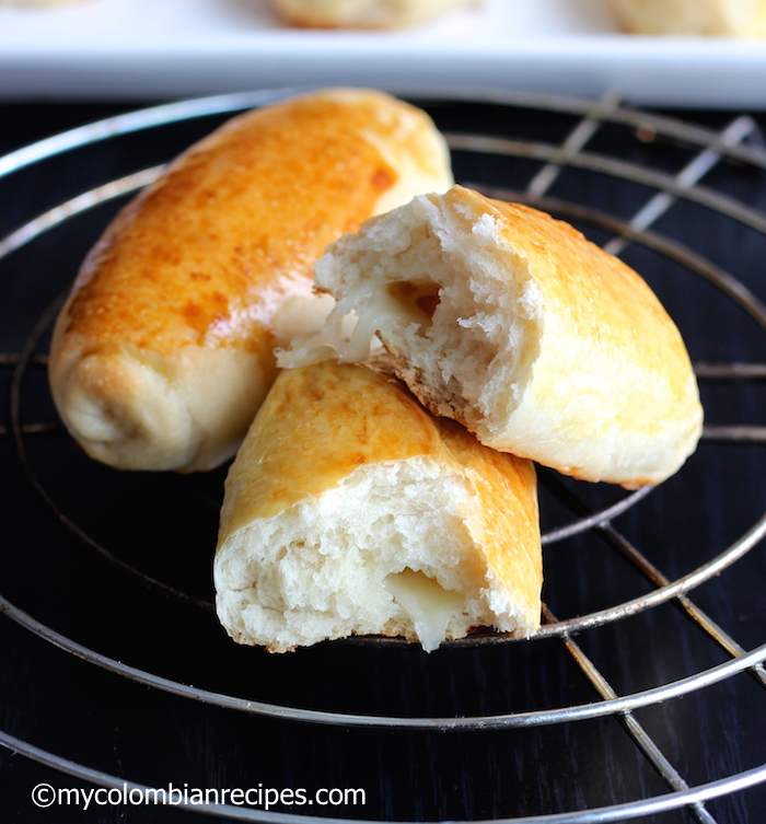 Pan Blandito Colombiano (Colombian Soft Bread) |mycolombianrecipes.com