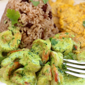 Shrimp With Creamy Cilantro Sauce |mycolombianrecipes.com