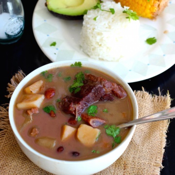 Sopa de Frijoles con Carne (Beans and Beef Soup) |mycolombianrecipes.com