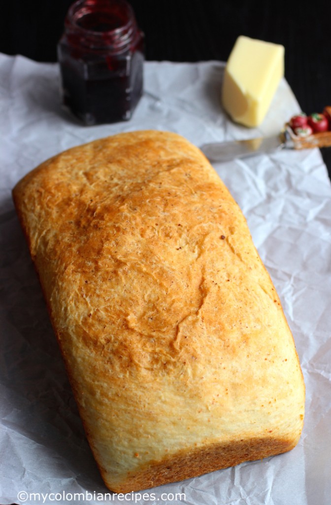 Pan Aliñado Colombiano (Seasoned Colombian Bread) |mycolombianrecipes.com