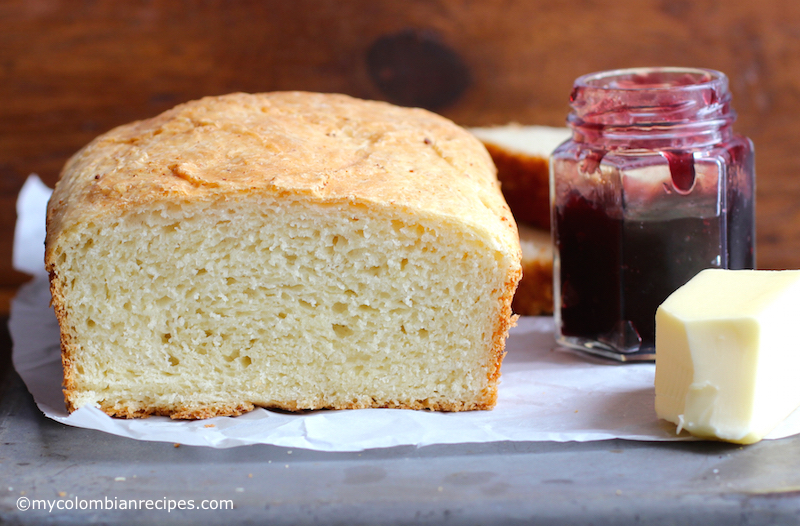 Pan Aliñado Colombiano (Seasoned Colombian Bread)