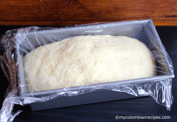 Pan Aliñado Colombiano (Seasoned Colombian Bread)