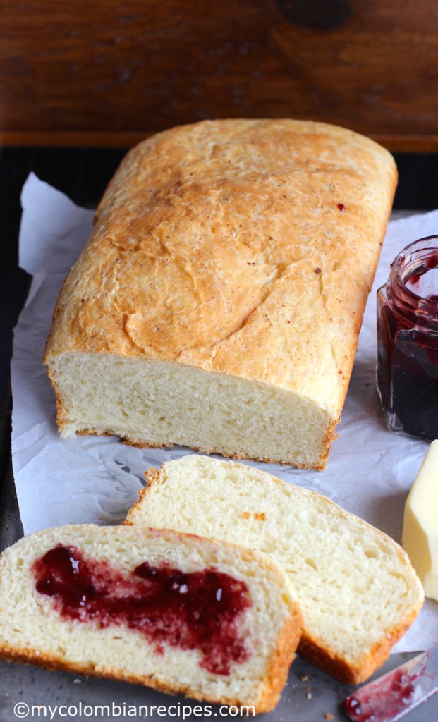 Pan Aliñado Colombiano (Seasoned Colombian Bread) |mycolombianrecipes.com