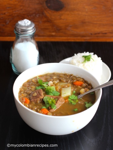 Sopa de Lentejas con Carne (Lentils and Beef Soup) |mycolombianrecipes.com
