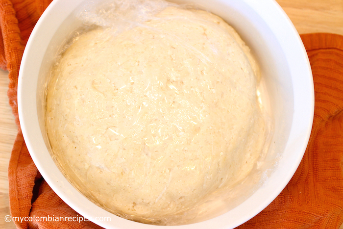 Pan Aliñado Colombiano (Seasoned Colombian Bread)