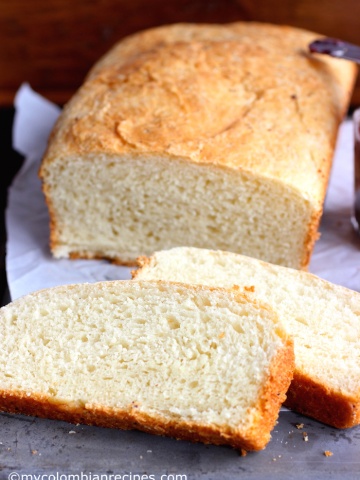 Pan Aliñado Colombiano (Seasoned Colombian Bread) |mycolombianrecipes.com
