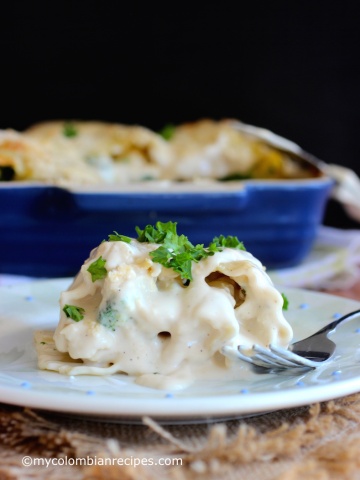 Chicken and Broccoli Alfredo Lasagna Rolls |mycolombianrecipes.com