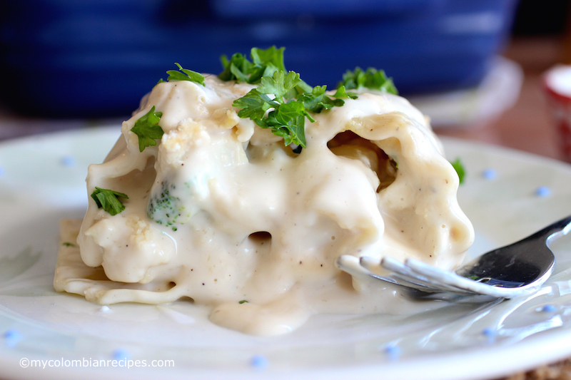 Chicken and Broccoli Alfredo Lasagna Rolls |mycolombianrecipes.com