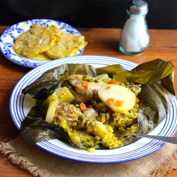 Pasteles de Arroz (Rice Tamales) |mycolombianrecipes.com