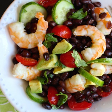 Shrimp, Avocado and Black Bean Salad |mycolombianrecipes.com