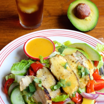 Grilled Chicken Salad with Mango Chipotle Dressing |mycolombianrecipes.com