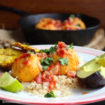 Albóndigas de Pescado (Fish “Meat Balls” in Coconut Sauce)|mycolombianrecipes.com