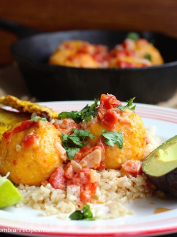 Albóndigas de Pescado (Fish “Meat Balls” in Coconut Sauce)|mycolombianrecipes.com