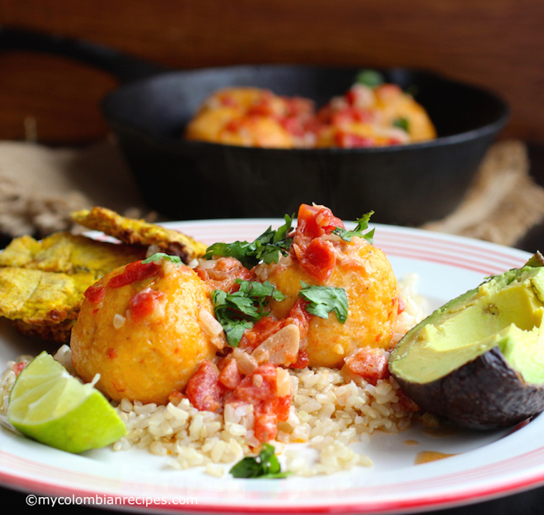 Albóndigas de Pescado (Fish “Meat Balls” in Coconut Sauce)|mycolombianrecipes.com