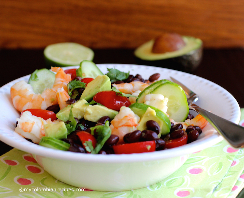 Shrimp, Avocado and Black Bean Salad |mycolombianrecipes.com