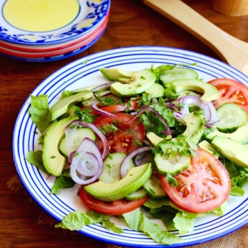 Simple Side Salad |mycolombianrecipes.com