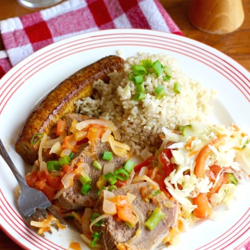 Lengua en Salsa Criolla (Colombian-Style Tongue with Creole Sauce) |mycolombianrecipes.com