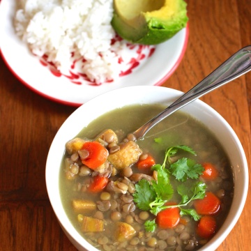Sopa de Lentejas con Plátano Verde (Green Plantain and Lentil Soup) |mycolombianrecipes.com