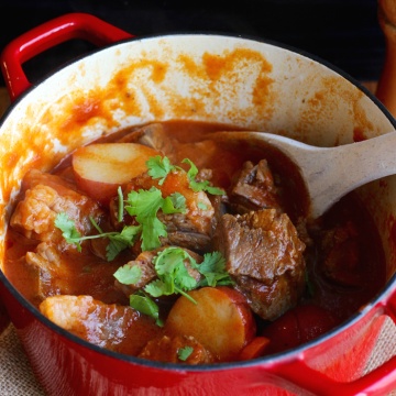 Beef Cheek Stew (Estofado de Cachetes de Res) |mycolombianrecipes.com