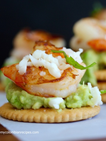 Avocado and Garlic Shrimp Bites