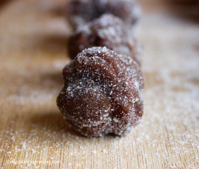 Bolas de Tamarindo (Tamarind Sweet Balls)