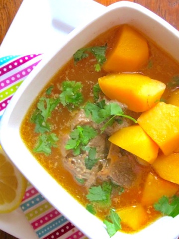 Caldo de Papas con Espinazo