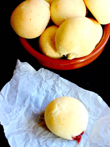 Pandebono Relleno de Bocadillo