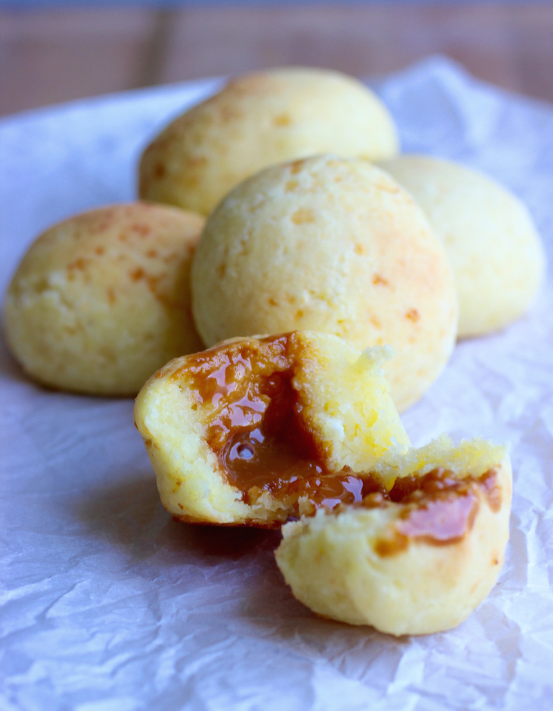Pandebono Relleno de Arequipe (Colombian Cheese Bread Stuffed with