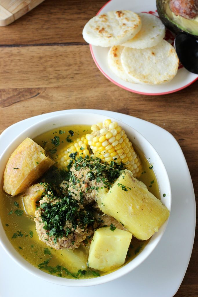 sancocho de albóndigas