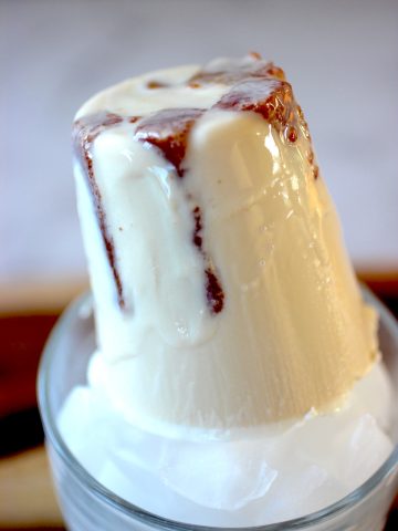 Creamy and Rich Cheese and Guava Popsicles